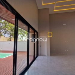Casa de Condomínio com 214m², 3 quartos (sendo 1 suíte), 2 garagens, no bairro Ingleses em Florianópolis
