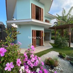 Casa com 156m², 5 quartos (sendo 1 suíte), 2 garagens, no bairro Vargem Grande em Florianópolis