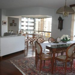 Apartamento com 264m², 4 quartos (sendo 2 suítes), 2 garagens, no bairro Agronômica em Florianópolis