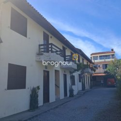 Pousada / Hotel com 500m², 12 quartos (sendo 12 suítes), 11 garagens, no bairro Canasvieiras em Florianópolis