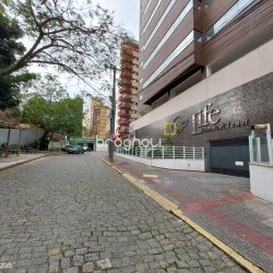 Sala com 77m², 2 garagens, no bairro Centro em Florianópolis