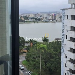 Apartamento com 88m², 3 quartos (sendo 1 suíte), 1 garagem, no bairro Centro em Florianópolis