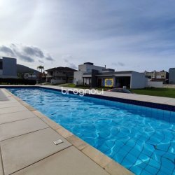 Casa com 327m², 5 quartos (sendo 3 suítes), 4 garagens, no bairro Ingleses em Florianópolis