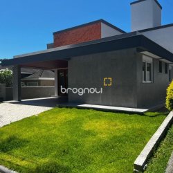Casa de Condomínio com 220m², 4 quartos (sendo 4 suítes), 2 garagens, no bairro Cachoeira do Bom Jesus em Florianópolis