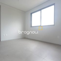 Apartamento com 39m², 1 quarto, 1 garagem, no bairro Carvoeira em Florianópolis