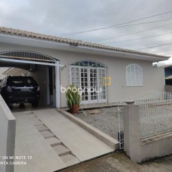 Casa com 189m², 3 quartos (sendo 1 suíte), 4 garagens, no bairro Nossa Senhora do Rosário em São José