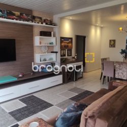 Casa, no bairro São João do Rio Vermelho em Florianópolis