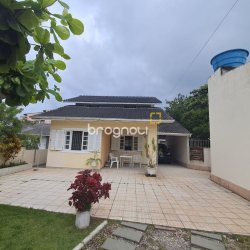 Casa com 140m², 4 quartos, 6 garagens, no bairro Ingleses em Florianópolis