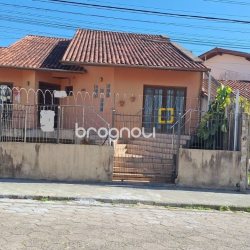Casa com 304m², 3 quartos (sendo 2 suítes), 3 garagens, no bairro Jardim Atlântico em Florianópolis