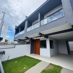 Casa com 86m², 3 quartos (sendo 1 suíte), 2 garagens, no bairro Sertão do Maruim em São José