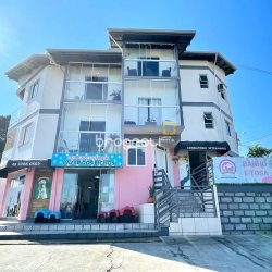 Prédio com 550m², 5 garagens, no bairro Ponta das Canas em Florianópolis