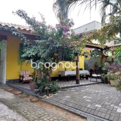 Casa com 90m², 4 quartos, 2 garagens, no bairro Rio Vermelho em Florianópolis