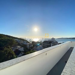 Apartamento com 126m², 3 quartos (sendo 3 suítes), 3 garagens, no bairro João Paulo em Florianópolis