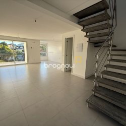 Apartamento com 94m², 1 quarto (sendo 1 suíte), 2 garagens, no bairro João Paulo em Florianópolis