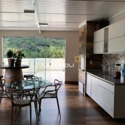 Cobertura com 197m², 4 quartos (sendo 2 suítes), 2 garagens, no bairro Ingleses em Florianópolis