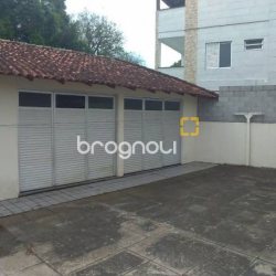 Casa com 176m², 4 quartos (sendo 1 suíte), 2 garagens, no bairro Pantanal em Florianópolis