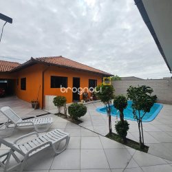 Casa com 177m², 3 quartos, 5 garagens, no bairro Bom Viver em Biguaçu