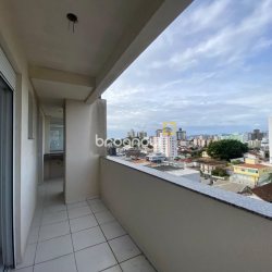 Cobertura com 99m², 3 quartos (sendo 3 suítes), 2 garagens, no bairro Capoeiras em Florianópolis