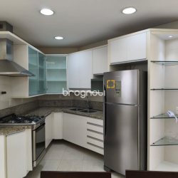 Apartamento com 193m², 3 quartos (sendo 1 suíte), 2 garagens, no bairro Centro em Florianópolis