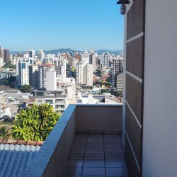 Casa com 103m², 2 quartos (sendo 1 suíte), no bairro Centro em Florianópolis