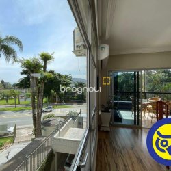 Apartamento com 209m², 3 quartos (sendo 1 suíte), 2 garagens, no bairro Itacorubi em Florianópolis