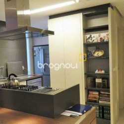 Apartamento com 117m², 3 quartos (sendo 3 suítes), 3 garagens, no bairro Centro em Florianópolis