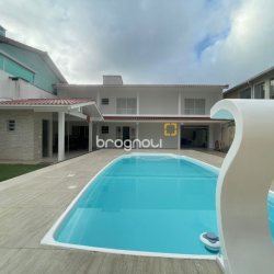 Casa com 210m², 3 quartos (sendo 2 suítes), 3 garagens, no bairro Ingleses em Florianópolis