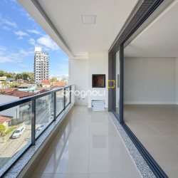 Apartamento com 123m², 3 quartos (sendo 2 suítes), 2 garagens, no bairro Beiramar em Florianópolis