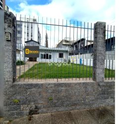 Casa com 165m², 3 quartos, 5 garagens, no bairro Canto em Florianópolis