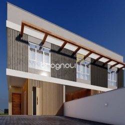 Casa com 140m², 3 quartos (sendo 3 suítes), 2 garagens, no bairro Campeche em Florianópolis