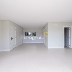 Apartamento com 128m², 3 quartos (sendo 3 suítes), 2 garagens, no bairro Cacupé em Florianópolis