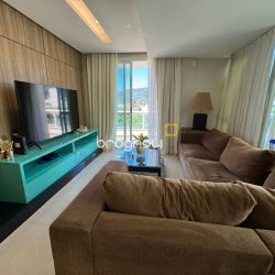 Cobertura com 199m², 3 quartos (sendo 1 suíte), 2 garagens, no bairro Lagoa da Conceição em Florianópolis