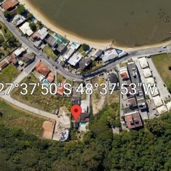 Terreno com 653m², no bairro Ponta de Baixo em São José