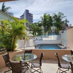 Apartamento com 65m², 2 quartos, 1 garagem, no bairro Centro em Florianópolis