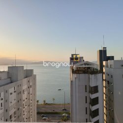 Apartamento com 122m², 3 quartos (sendo 1 suíte), 1 garagem, no bairro Centro em Florianópolis