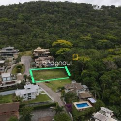 Terreno com 750m², no bairro Lagoa da Conceição em Florianópolis