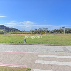 Terreno com 360m², no bairro São João do Rio Vermelho em Florianópolis