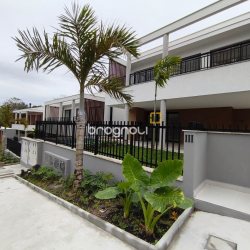 Casa de Condomínio com 230m², 3 quartos (sendo 3 suítes), 2 garagens, no bairro Santo Antônio de Lisboa em Florianópolis