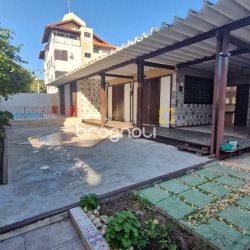 Casa com 367m², 4 quartos, 1 garagem, no bairro Canasvieiras em Florianópolis