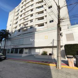 Apartamento com 65m², 2 quartos (sendo 1 suíte), 1 garagem, no bairro Trindade em Florianópolis