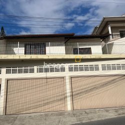 Casa com 189m², 3 quartos (sendo 1 suíte), 4 garagens, no bairro Centro em São José