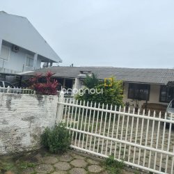 Casa com 129m², 4 quartos, 4 garagens, no bairro Ingleses em Florianópolis