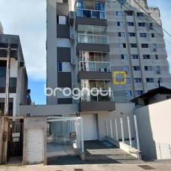Apartamento com 95m², 3 quartos (sendo 1 suíte), 1 garagem, no bairro Centro em Florianópolis