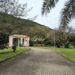 Terreno com 401m², no bairro Pântano do Sul em Florianópolis