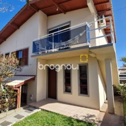 Casa com 235m², 4 quartos (sendo 2 suítes), 1 garagem, no bairro Ingleses em Florianópolis