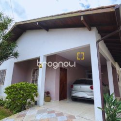 Casa com 122m², 3 quartos (sendo 2 suítes), 2 garagens, no bairro Ingleses em Florianópolis