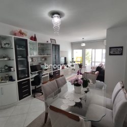 Apartamento com 104m², 3 quartos (sendo 1 suíte), 1 garagem, no bairro Coqueiros em Florianópolis