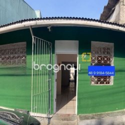 Casa com 98m², 2 quartos, 2 garagens, no bairro Centro em Florianópolis