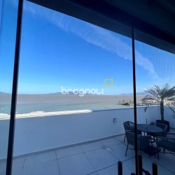 Apartamento com 62m², 2 quartos (sendo 1 suíte), 1 garagem, no bairro Coqueiros em Florianópolis