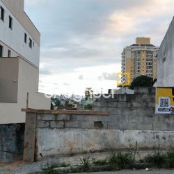 Terreno com 300m², no bairro Barreiros em São José